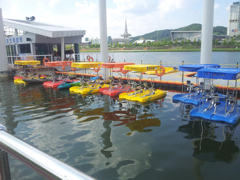 Water leisure bicycle